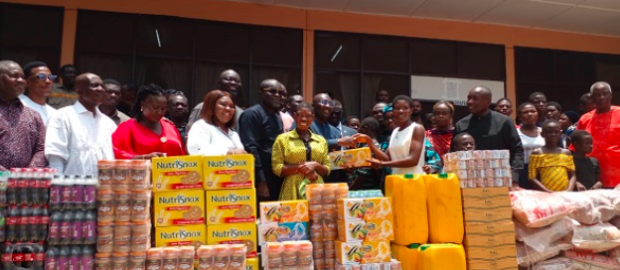 Vice-President Dr Mahamudu Bawumia donates an amount of GHC 50,000 and assorted items to the Echoing Hills Children’s Home in Medina, La Nkwantanang Municipality, Accra.