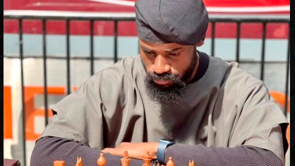 Under the beaming lights of New York's iconic Times Square, Nigerian chess master Tunde Onakoya has broken the record for the longest chess marathon. Onakoya played for a total of 58 hours straight, surpassing the previous record by two hours.