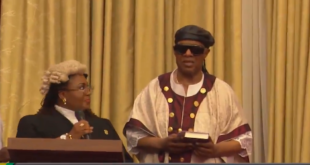 Renowned American singer-songwriter Stevie Wonder takes the Oath of Allegiance and receives a certificate of Ghanaian citizenship at a ceremony held on Monday, May 13, at the Jubilee House, the seat of government.