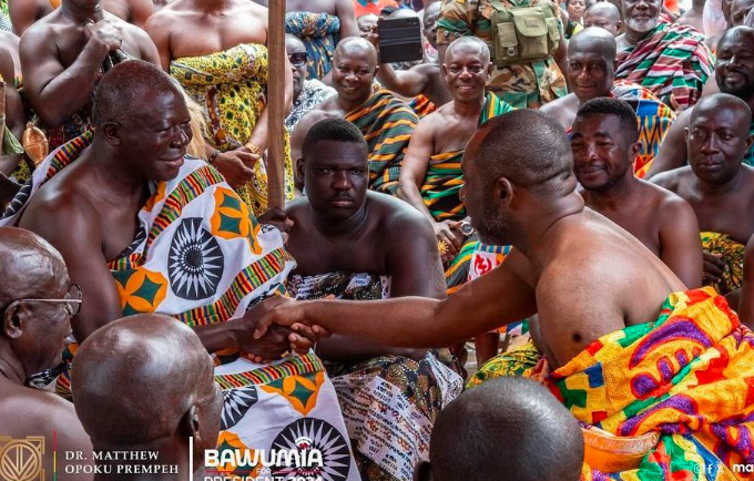 The Asantehene Otumfuo Osei Tutu II has told the running mate to the flagbearer of the New Patriotic Party (NPP) Dr. Matthew Opoku Prempeh to adhere to the instruction of the flagbearer of the NPP, Dr. Mahamudu Bawumia.