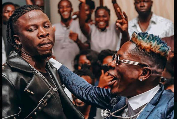 The rivalry between Ghanaian dancehall giants Shatta Wale and Stonebwoy has reached a boiling point as Shatta Wale publicly challenges his longtime competitor to a face-off at the Accra Sports Stadium. 