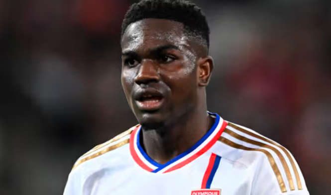 Leading French news outlet L’Equipe has shed light on the failed transfer of Ghanaian winger Ernest Nuamah from Olympique Lyon