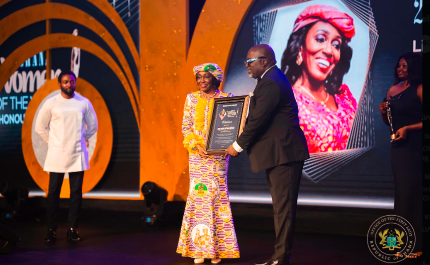 Konadu Rawlings was on a stage with her younger son to received the award. 