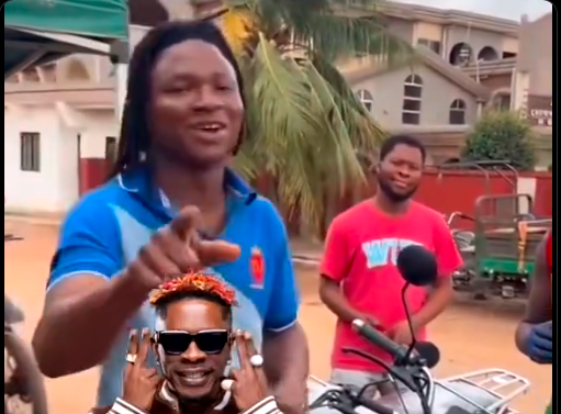 Popular street preacher and self-proclaimed evangelist for the streets, Evangelist Suro Nyame, has made a touching revelation concerning a generous gesture coming from the camp of the dancehall icon Shatta Wale.